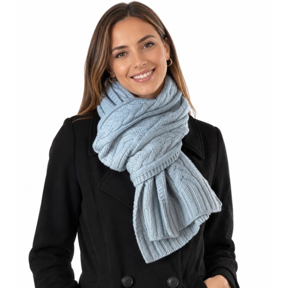 Isotoner Light Blue Cable Knit Scarf Soft Acrylic Diamond Pattern Wrap‎ 67-09